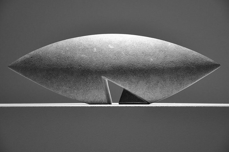 'De zwarte steen' 2 zwart graniet 15x41x11 cm